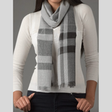 Echarpe fino baby alpaca + seda | Cuadros Negro